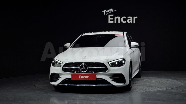 Mercedes Benz E Class 2023 — 3
