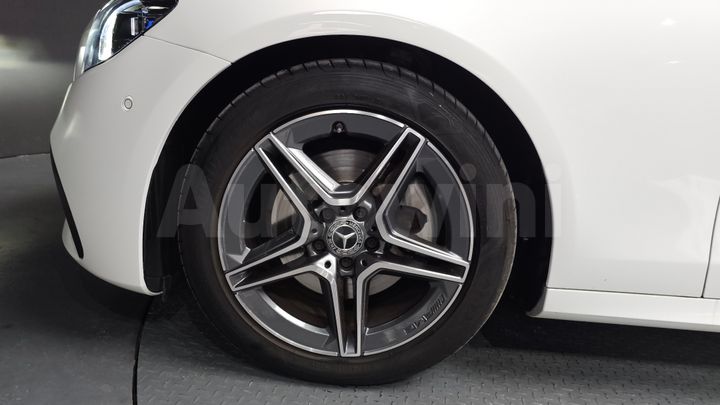 Mercedes Benz E Class 2023 — 5