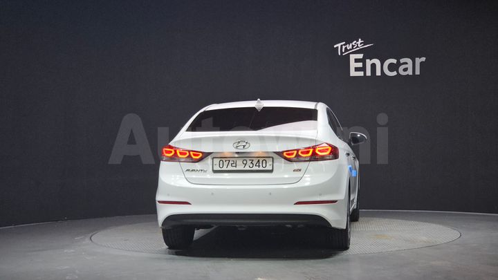 Hyundai Avante 2017 — 4