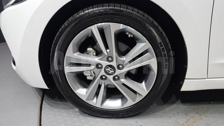 Hyundai Avante 2017 — 5