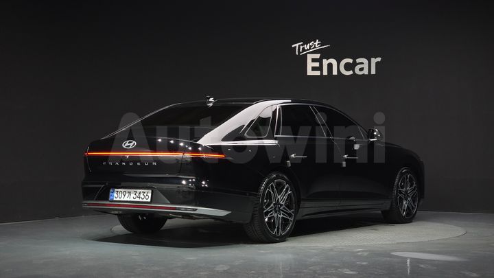 Hyundai Grandeur 2023 — 2