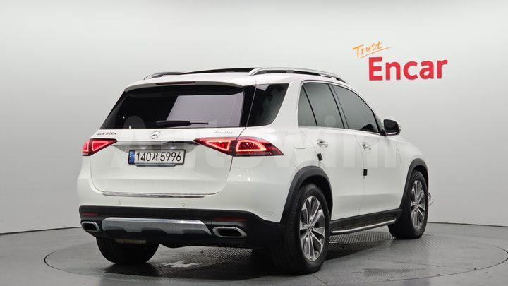 Mercedes Benz GLE Class 2023 — 2