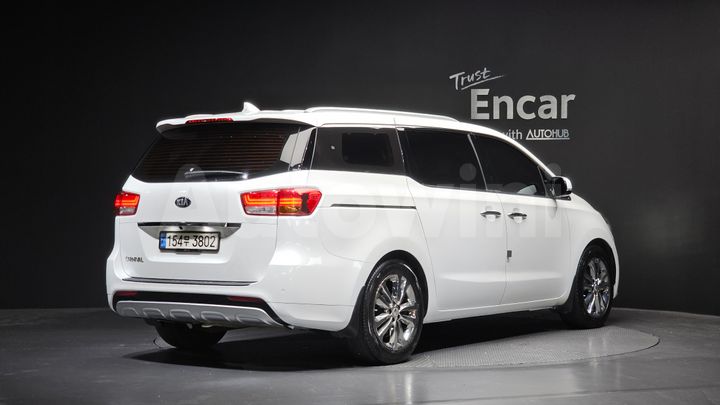 Kia Carnival 2017 — 2