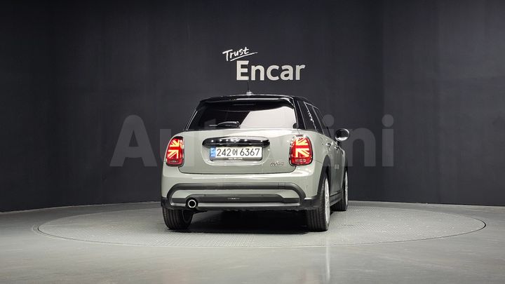 Mini Cooper 2022 — 4