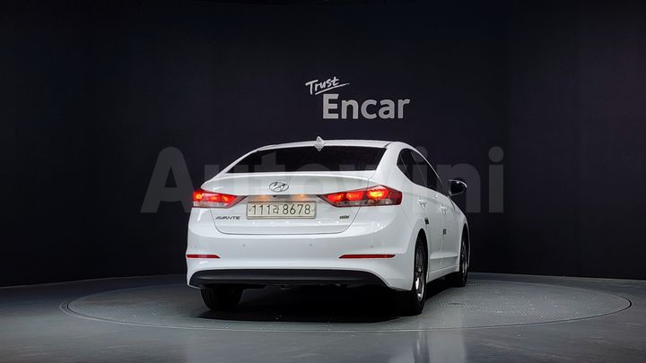 Hyundai Avante 2017 — 4