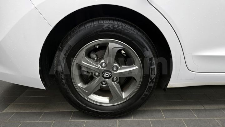 Hyundai Avante 2017 — 5