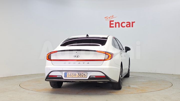 Hyundai Sonata 2023 — 4