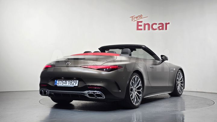 Mercedes Benz SL Class 2023 — 3