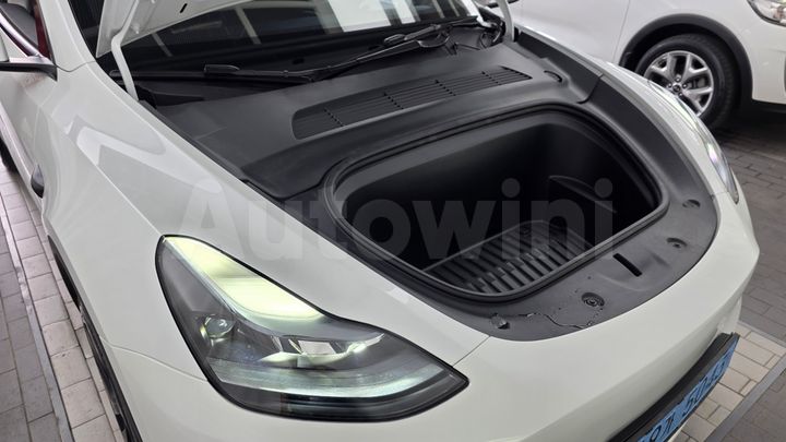 Tesla Model Y 2024 — 5