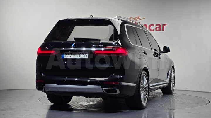 BMW X7 2021 — 2