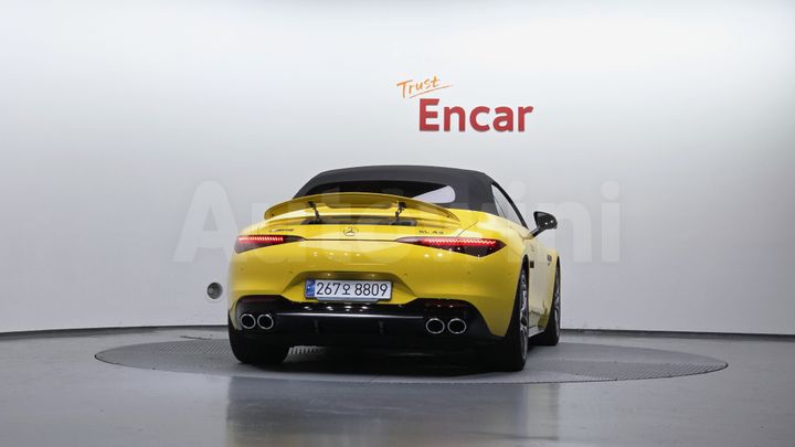 Mercedes Benz SL Class 2025 — 4