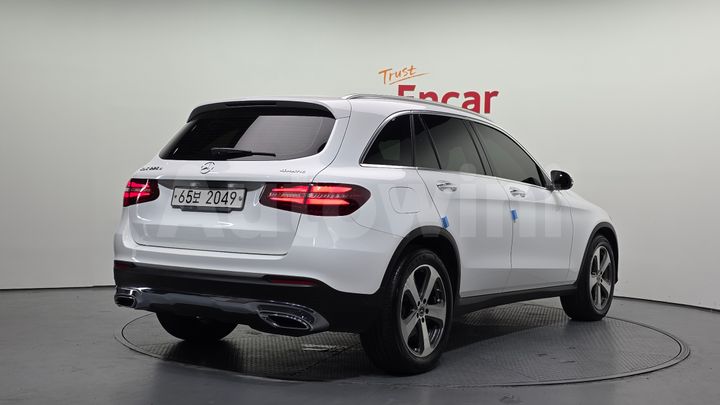 Mercedes Benz GLC Class 2017 — 2