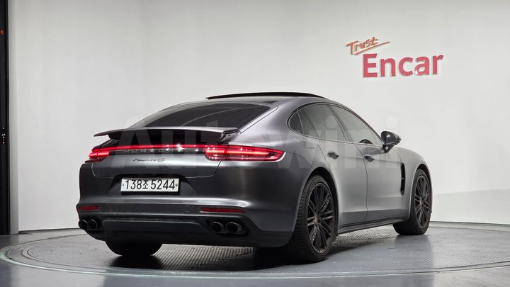 Porsche Panamera 2018 — 2
