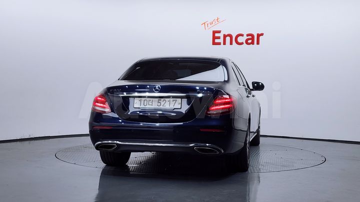 Mercedes Benz E Class 2019 — 4