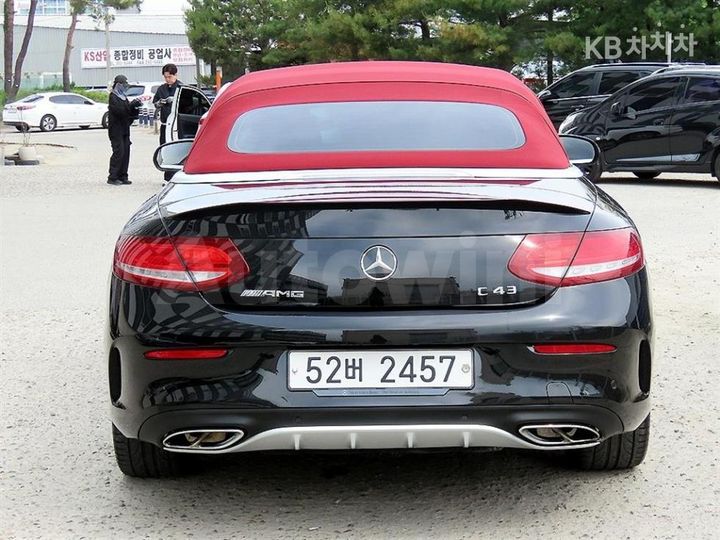 Mercedes Benz C Class 2018 — 4