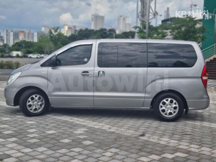 Hyundai Starex 2012 — 2