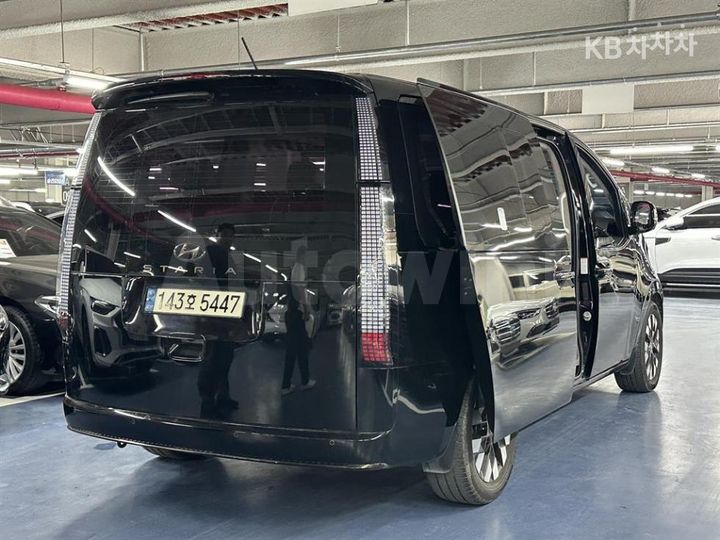 Hyundai Staria 2022 — 2