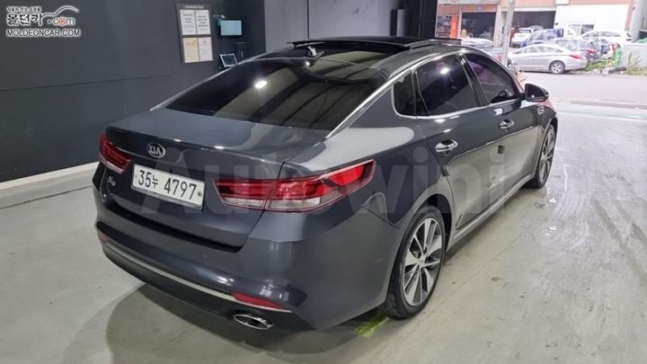 Kia K5 2017 — 2