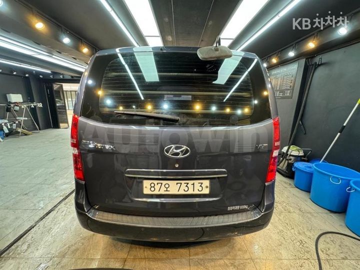 Hyundai Starex 2015 — 2