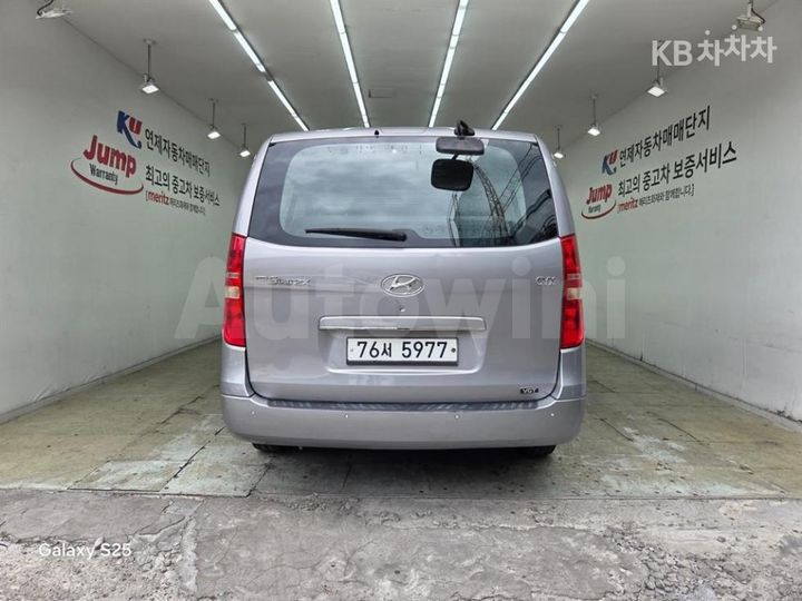 Hyundai Starex 2012 — 2