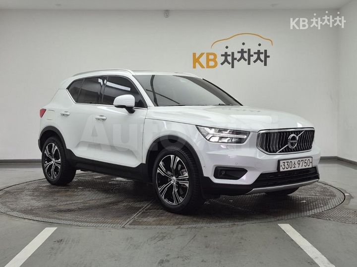 Volvo XC40 2020 — 2
