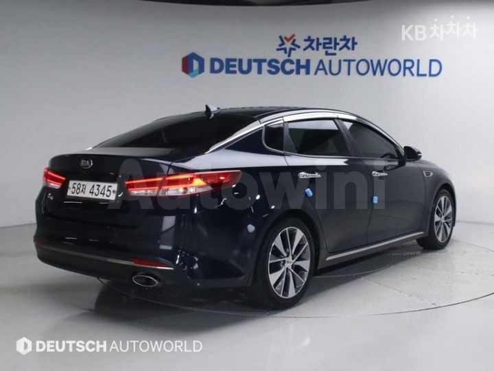 Kia K5 2017 — 2