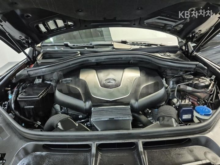 Mercedes Benz GLE Class 2017 — 5