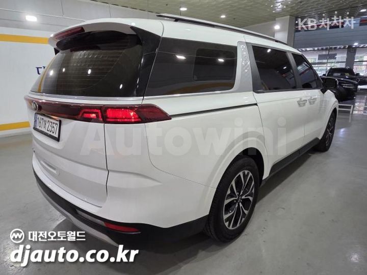 Kia Carnival 2021 — 4