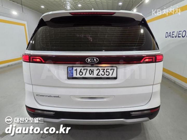 Kia Carnival 2021 — 5