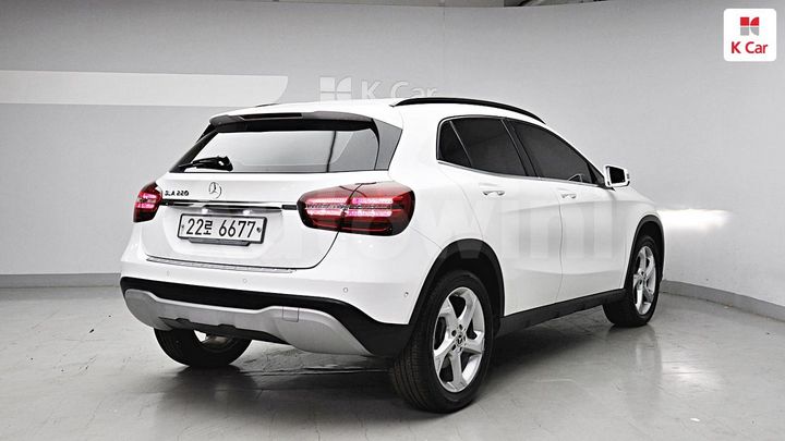 Mercedes Benz GLA Class 2019 — 2