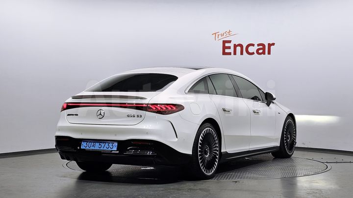 Mercedes Benz EQS