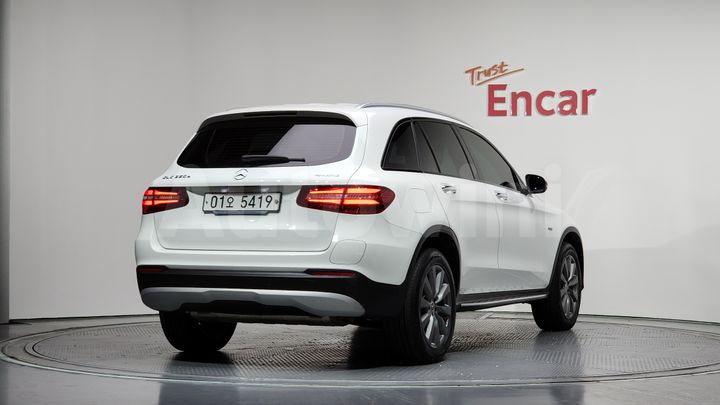Mercedes Benz GLC Class 2019 — 2