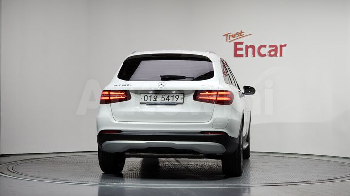 Mercedes Benz GLC Class 2019 — 4
