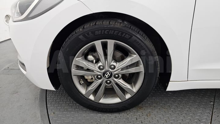 Hyundai Avante 2017 — 5