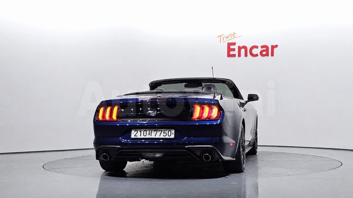 Ford Mustang 2020 — 4