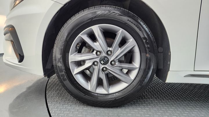 Kia K5 2019 — 5