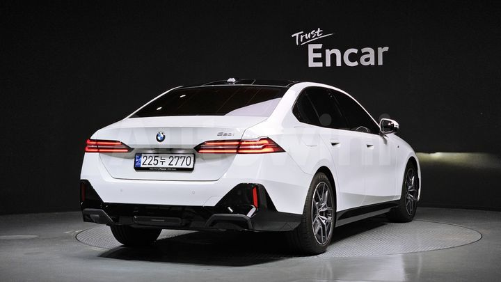 BMW 5 Series 2025 — 3