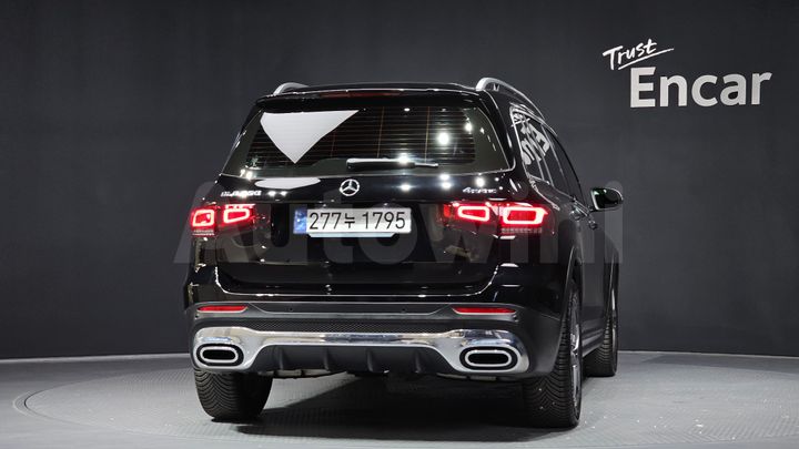 Mercedes Benz GLB Class 2023 — 4