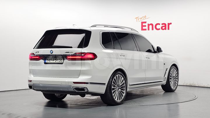 BMW X7 2021 — 3