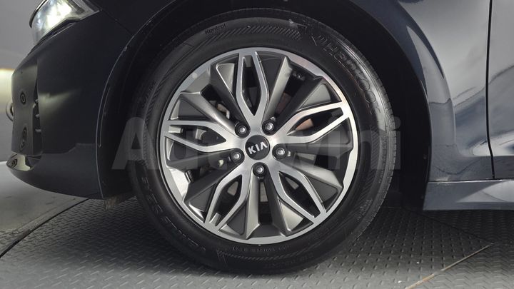Kia K5 2020 — 5