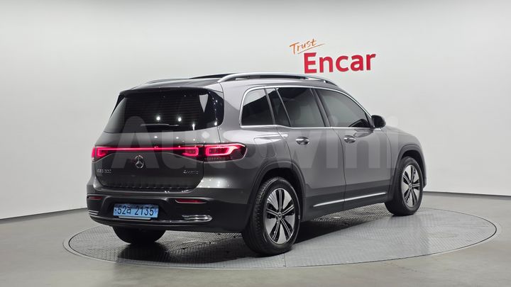 Mercedes Benz EQB 2024 — 3