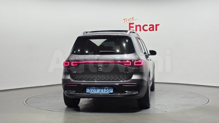Mercedes Benz EQB