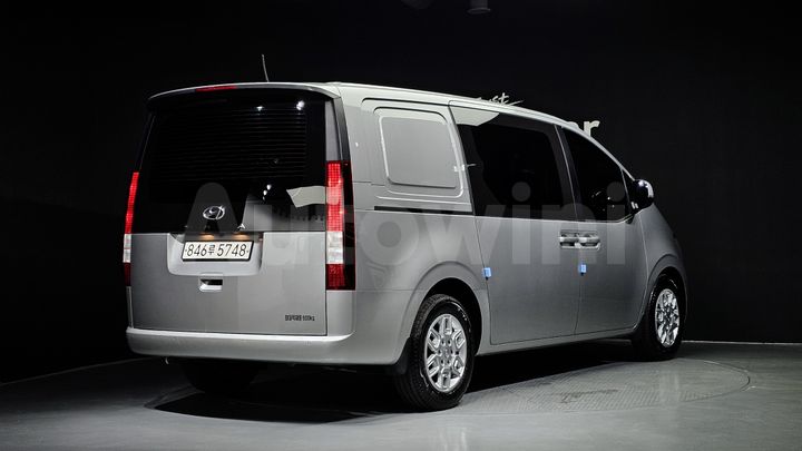 Hyundai Staria 2022 — 2