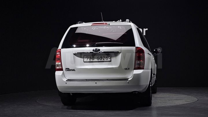 Kia Carnival 2013 — 4