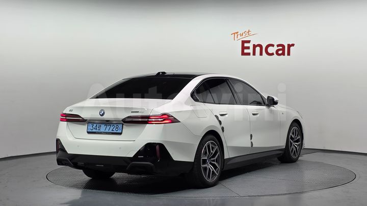 BMW i5 2025 — 2