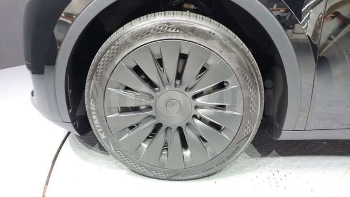 Tesla Model Y 2023 — 5