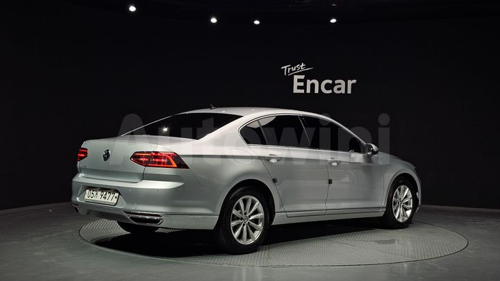 Volkswagen Passat 2018 — 2