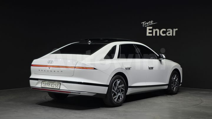 Hyundai Grandeur 2023 — 2