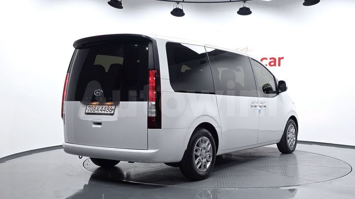 Hyundai Staria 2022 — 2