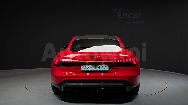Audi RS e-tron GT 2022 — 4